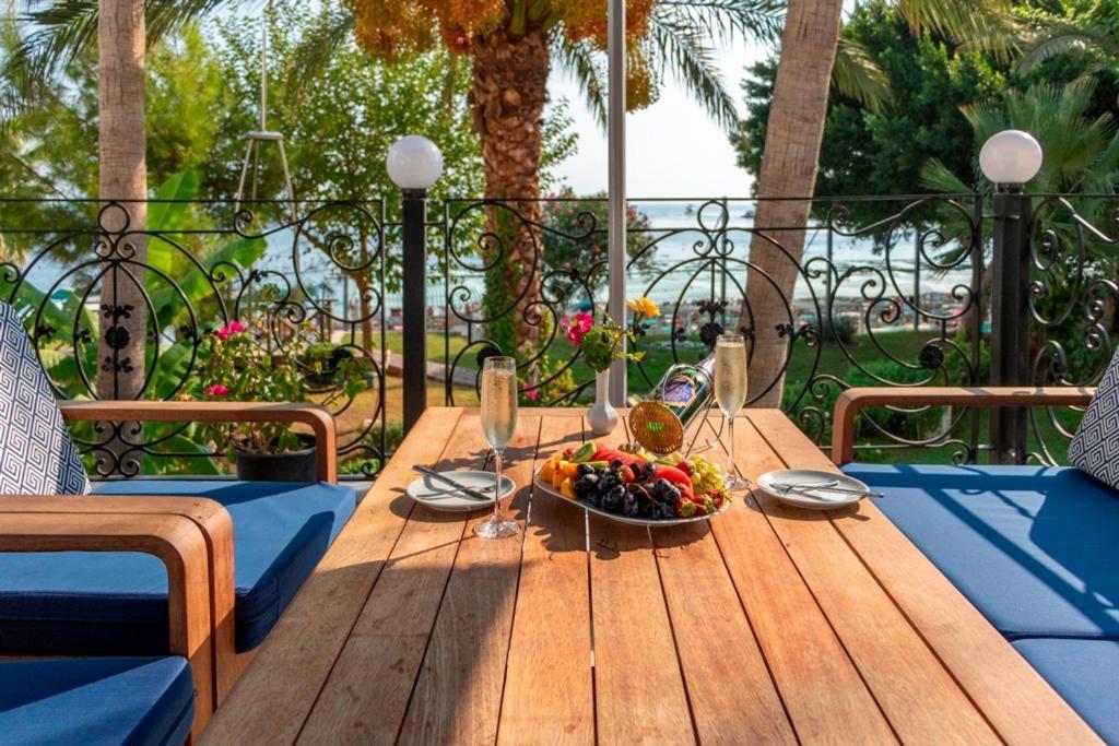 L'Ancora Beach Hotel Кемер Экстерьер фото